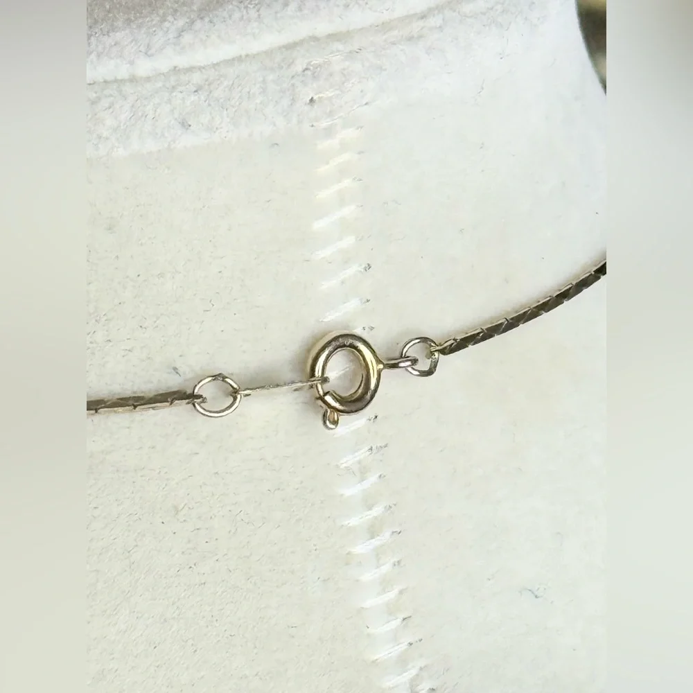 Vintage Gold Tone Heart Pendant Necklace with Clear Faceted Stone on Chain - Picture 6 of 10